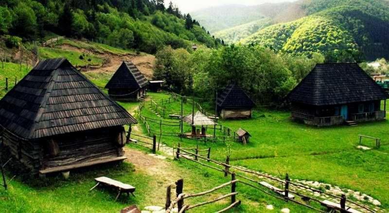 فندق Gostyniy Dvir Synevir سينفير المظهر الخارجي الصورة